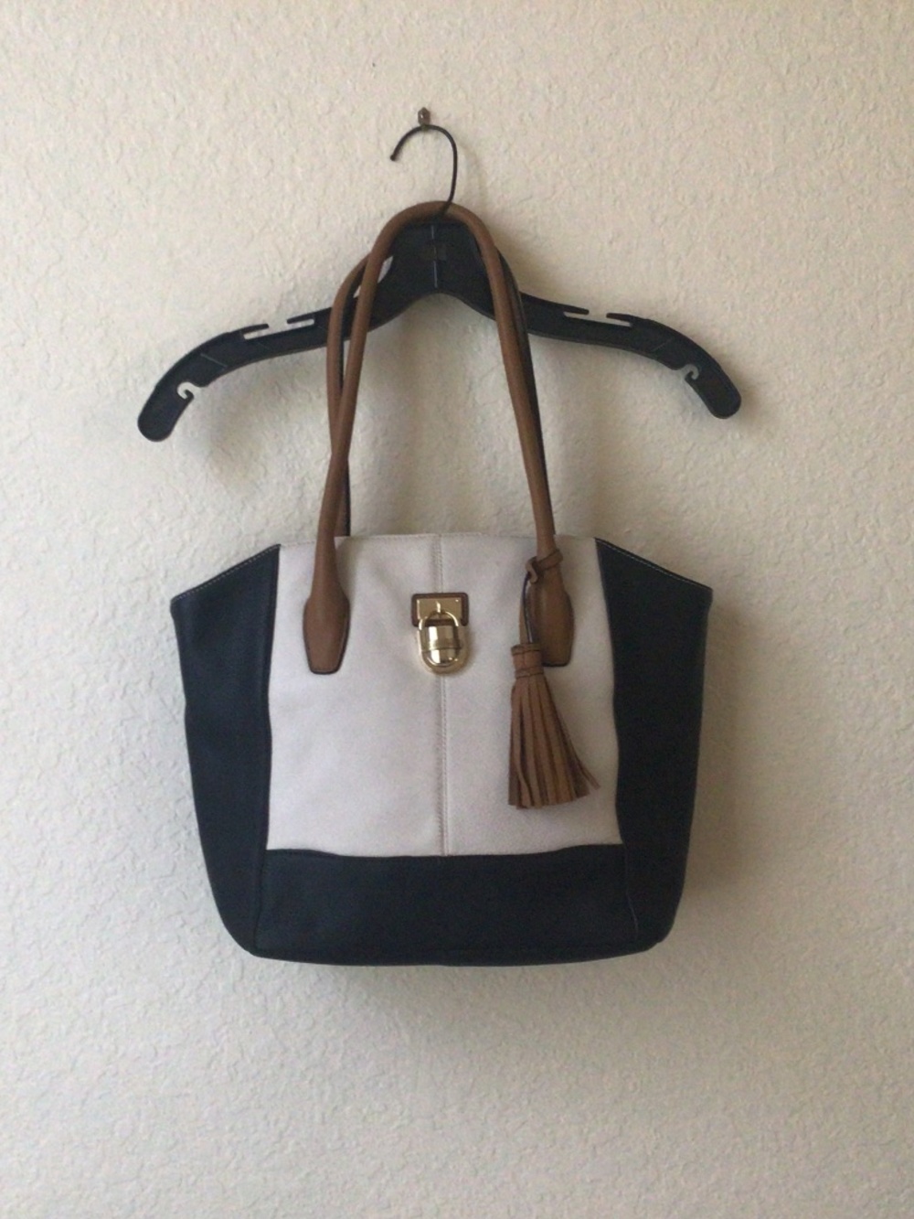Calvin Klein 3 tone Leather shoulder bag black, cream & caramel